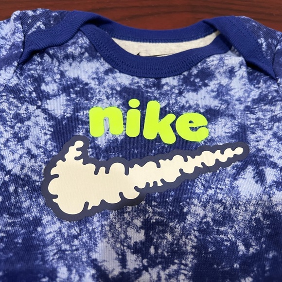 Nike 3 Piece Set, White & Purple, 0-6 Months - Picture 3 of 11